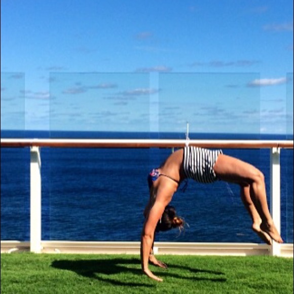 Meet your Posher, Amanda - Picture 1 of 2